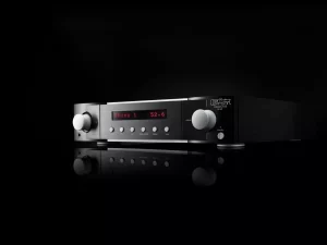 HK_ML 526_PreAmp_Detail Front A_RT_New